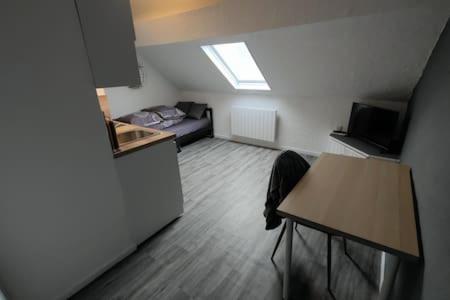 Studio "Sous Les Toits", Proche Hyper Centre Et Commerces ! Валансьен Экстерьер фото
